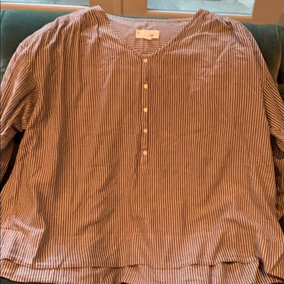 Blouse - Picture 1 of 2